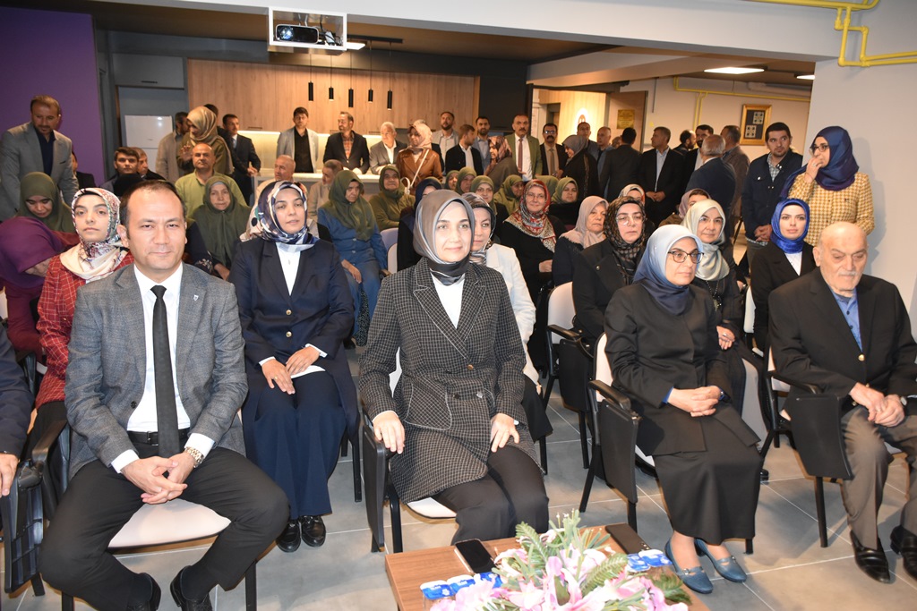 AFYONKARAHİSAR'DA "AİLE VE DİNİ REHBERLİK MERKEZİ" AÇILDI