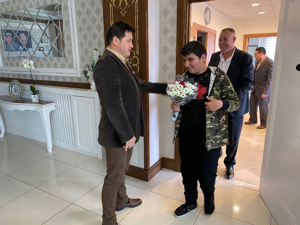 BAŞKAN AYNACI'YA ÖZEL BİR ZİYARET