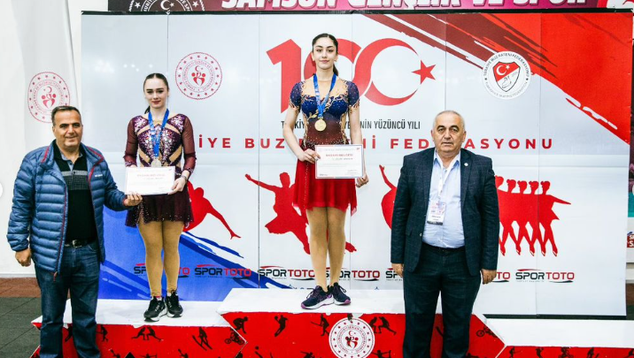 Artistik Buz Pateni Gençlik Kupası: Yeteneklerin dansı, muhteşem gösterilere sahne oldu!