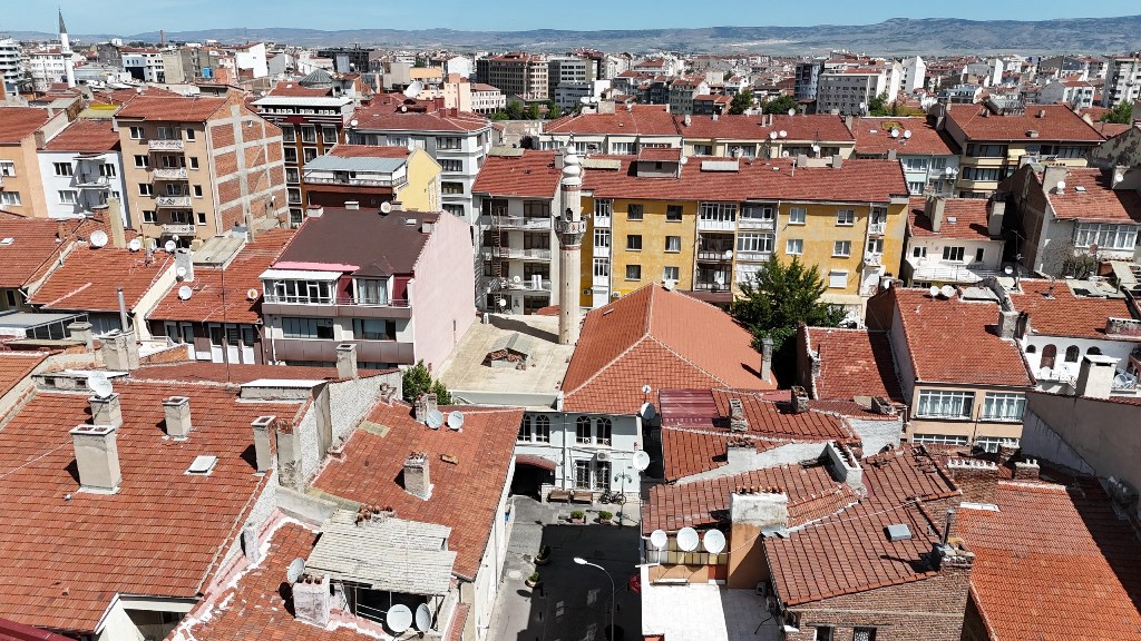ÇAREYİ CEMAATTE ARADILAR