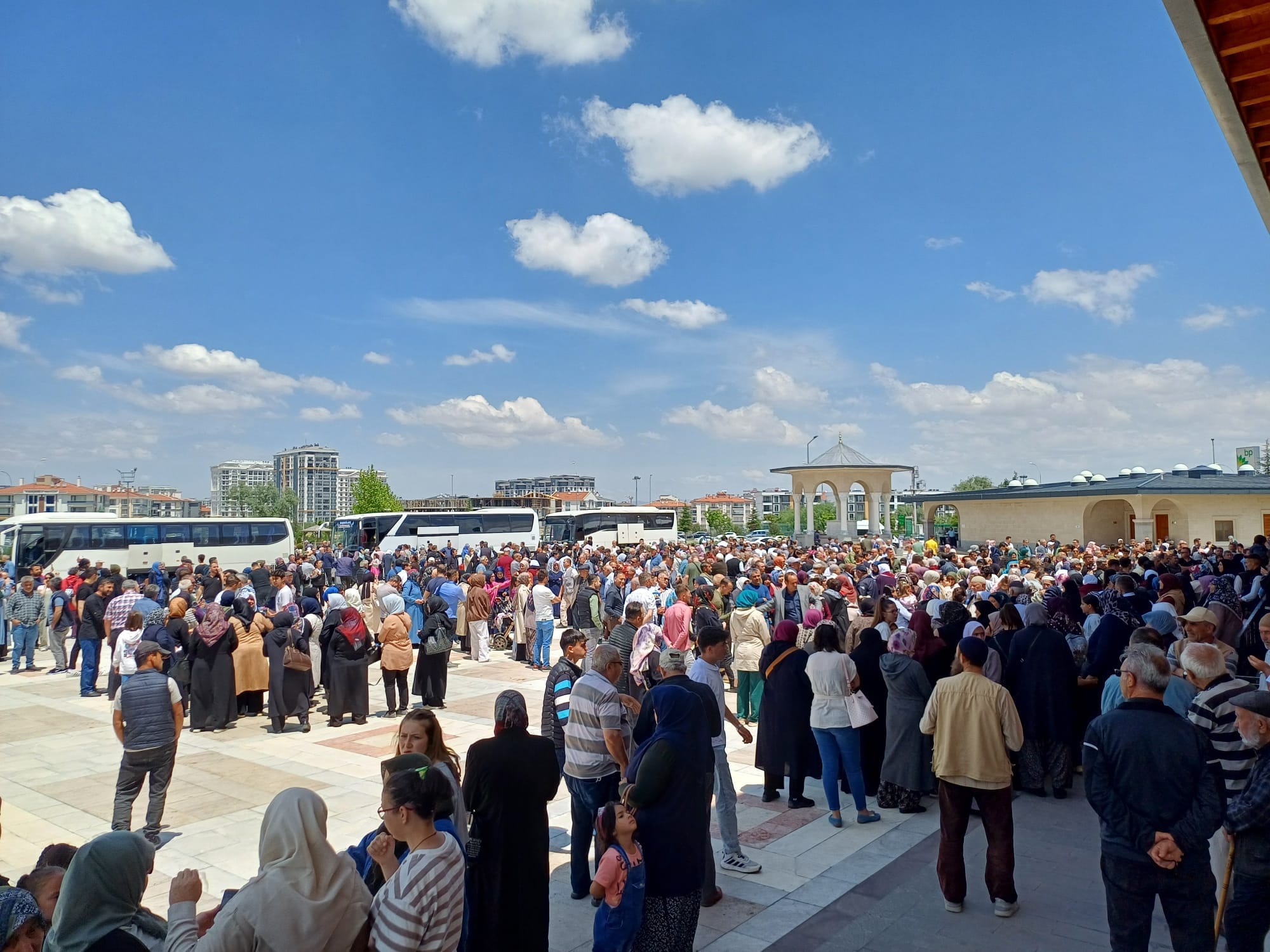 Hacı Adayları Dualarla Uğurlandı