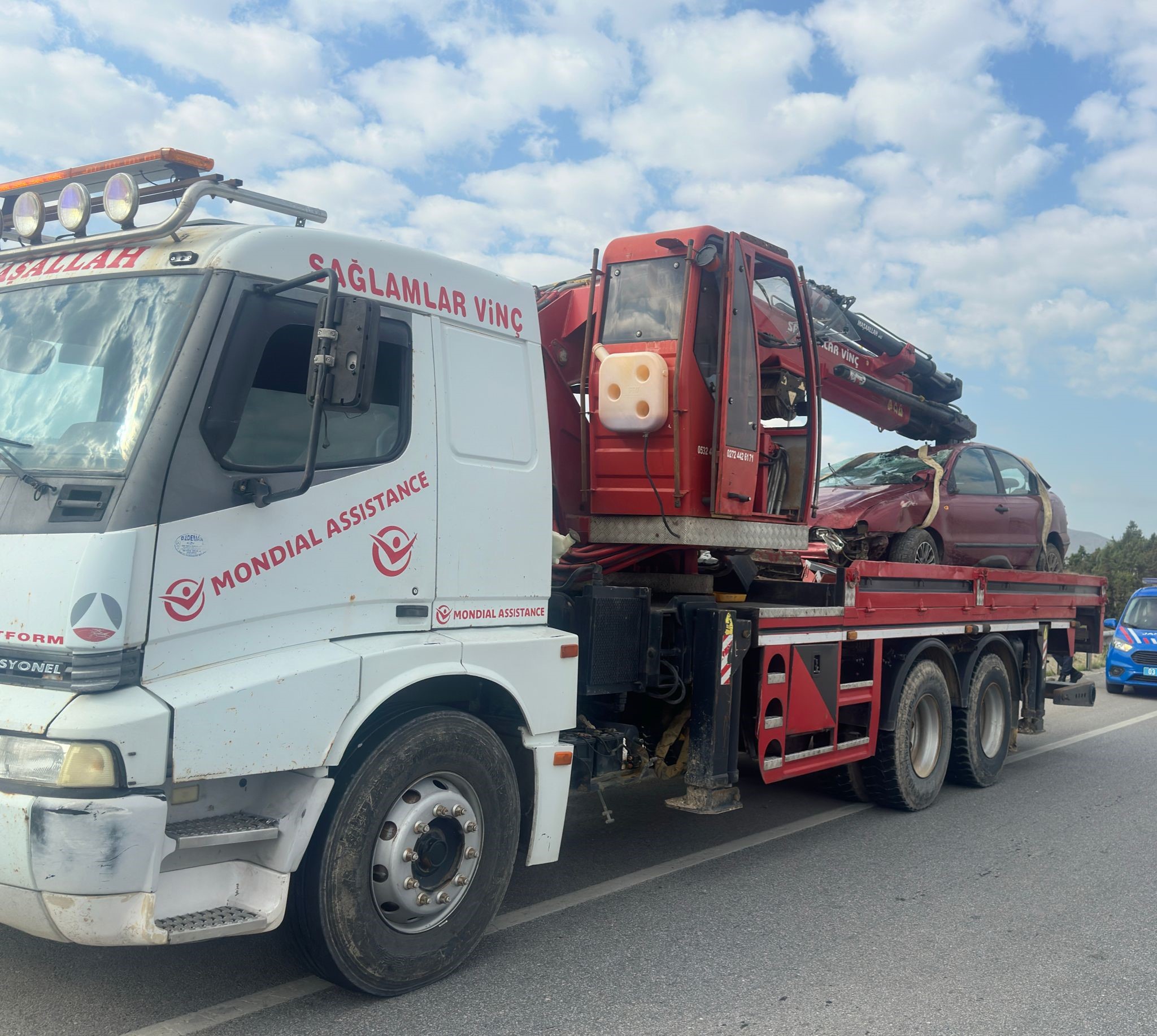 Otomobil Takla Atıp Hurdaya Döndü!