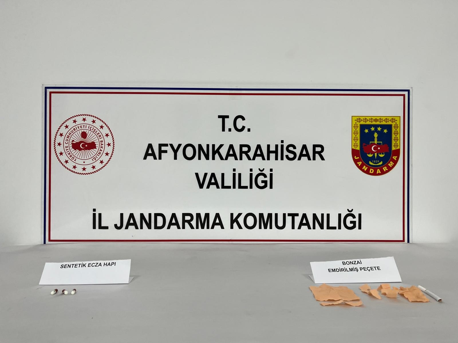 Uyuşturucu Kullanırken Jandarmaya Yakalandılar