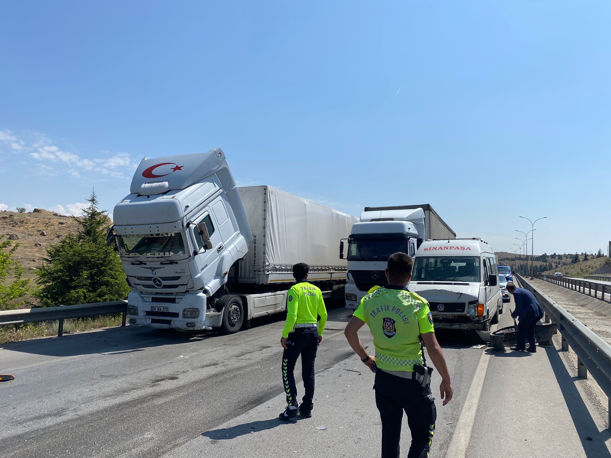 Afyonkarahisar’da Trafik Kazası: 6 Kişi Yaralandı