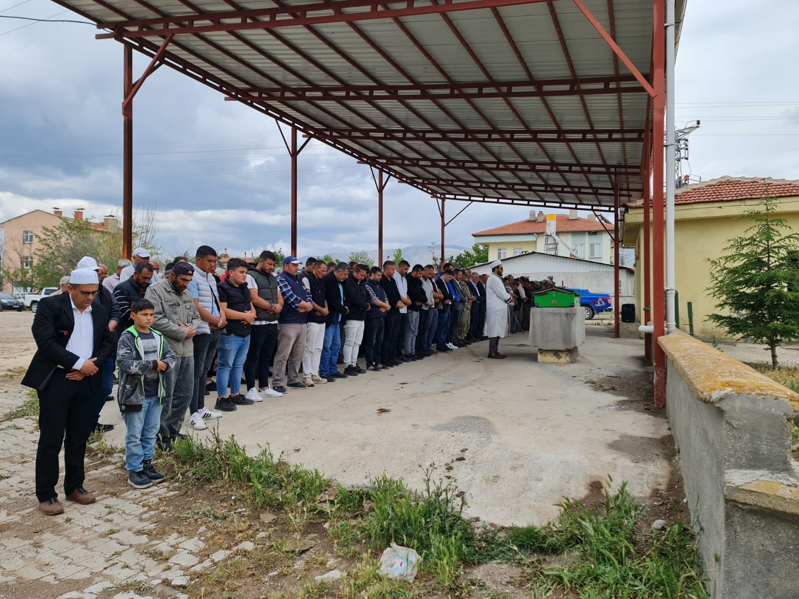 ŞEHİT ANNESİNE SON GÖREVLERİNİ YERİNE GETİRDİLER