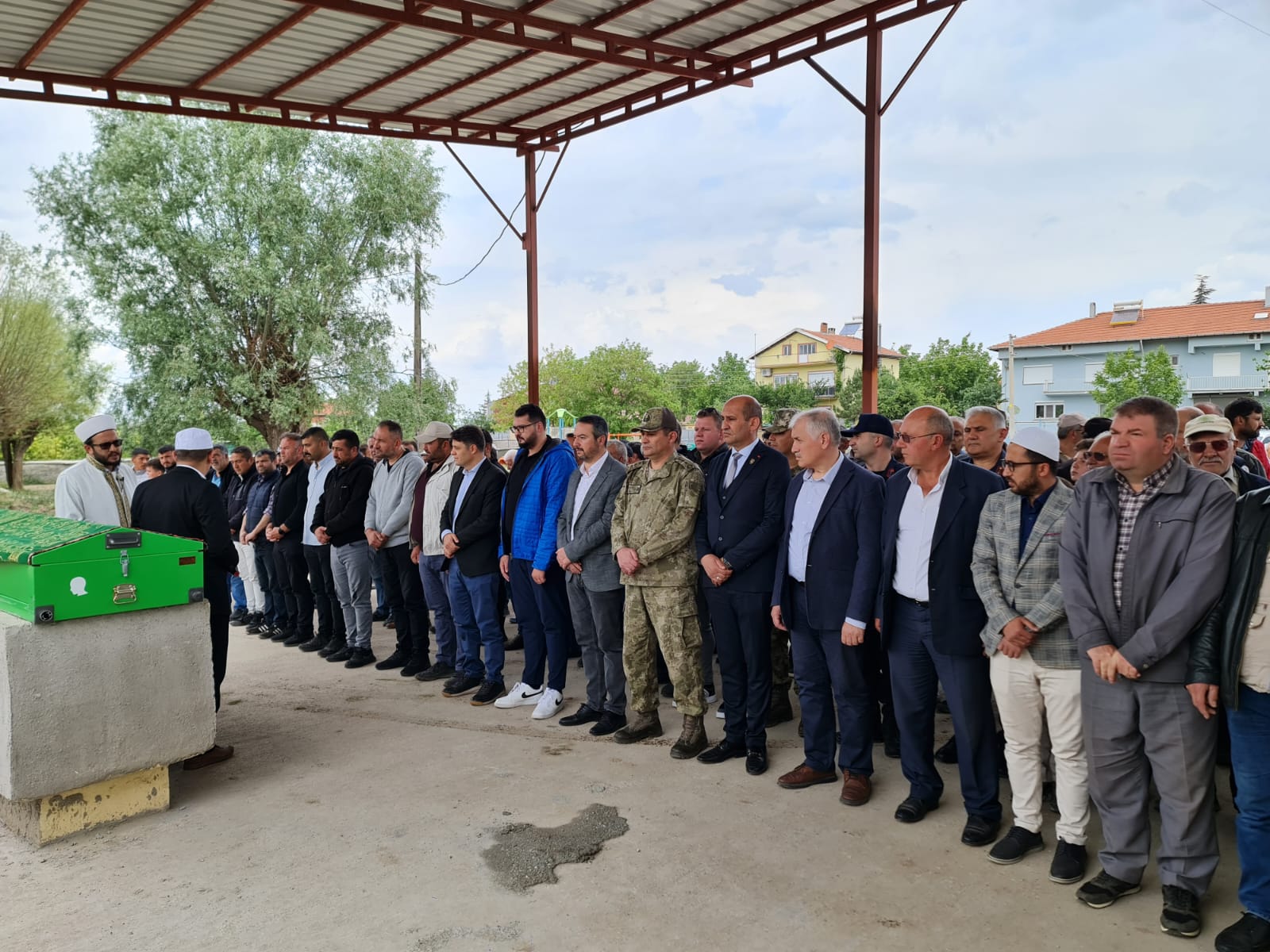 ŞEHİT ANNESİNE SON GÖREVLERİNİ YERİNE GETİRDİLER