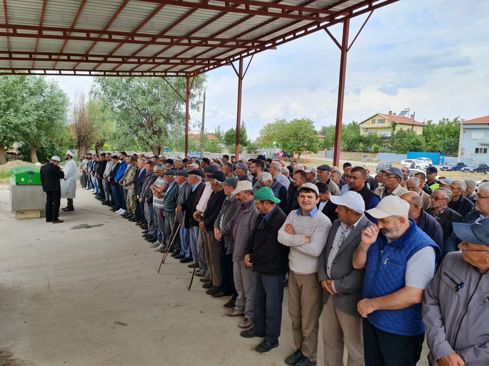 ŞEHİT ANNESİNE SON GÖREVLERİNİ YERİNE GETİRDİLER