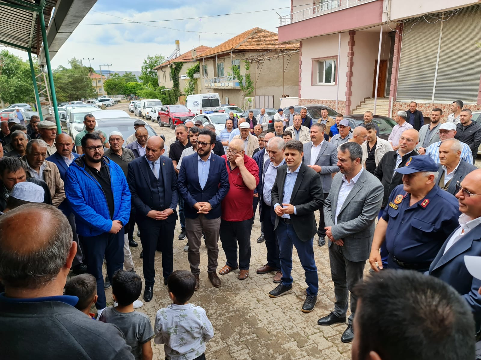 ŞEHİT ANNESİNE SON GÖREVLERİNİ YERİNE GETİRDİLER