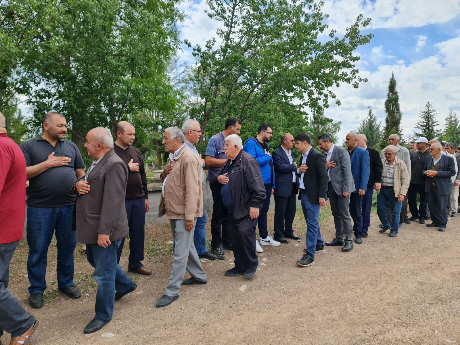 ŞEHİT ANNESİNE SON GÖREVLERİNİ YERİNE GETİRDİLER