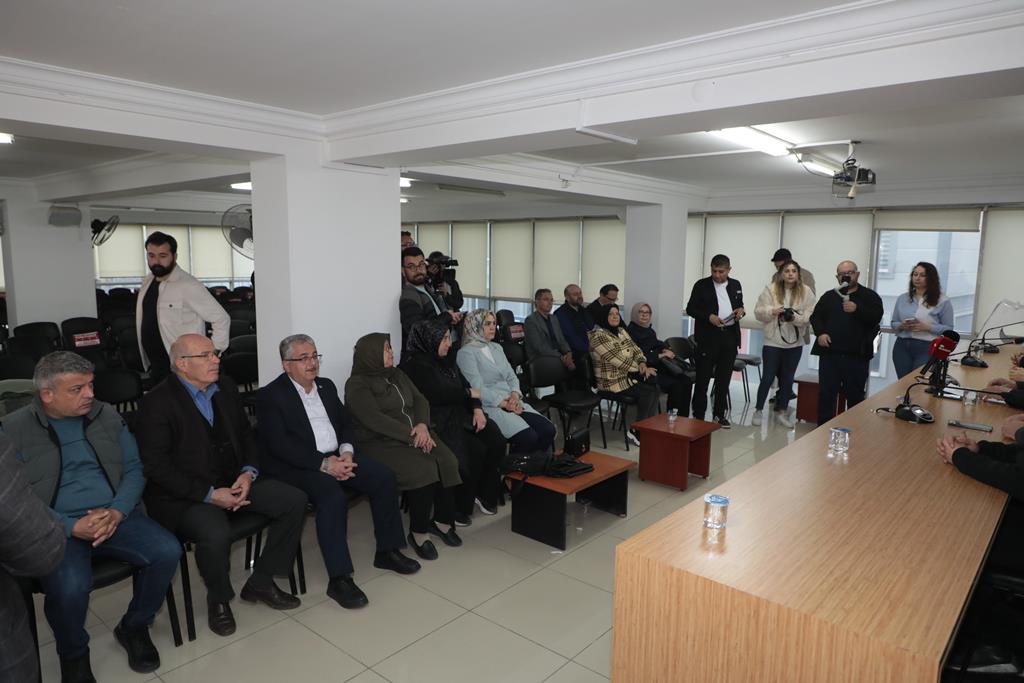 "27 MAYIS TÜRK DEMOKRASİSİNE İLK HANÇERİN SAPLANDIĞI TARİHTİR"