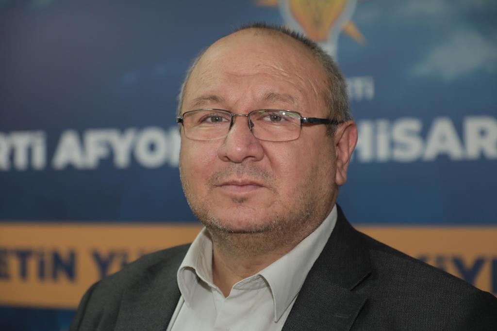 "27 MAYIS TÜRK DEMOKRASİSİNE İLK HANÇERİN SAPLANDIĞI TARİHTİR"