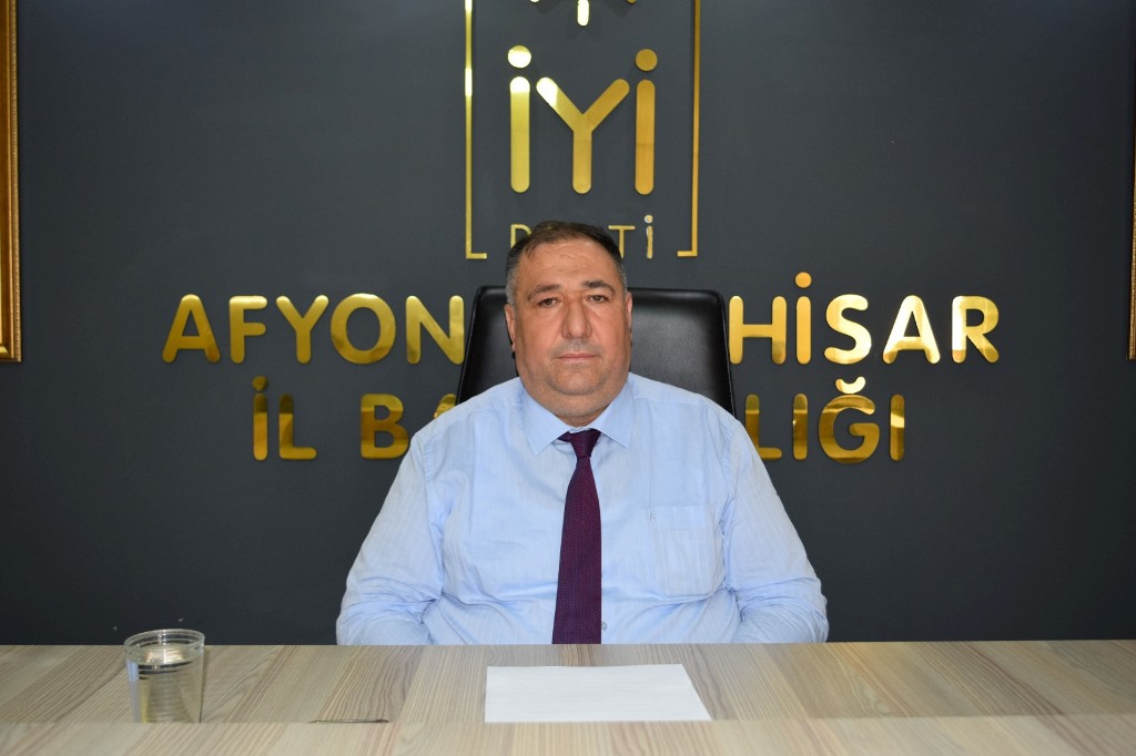 "DEMOKRASİ ŞEHİTLERİNİ UNUTMAYACAĞIZ"