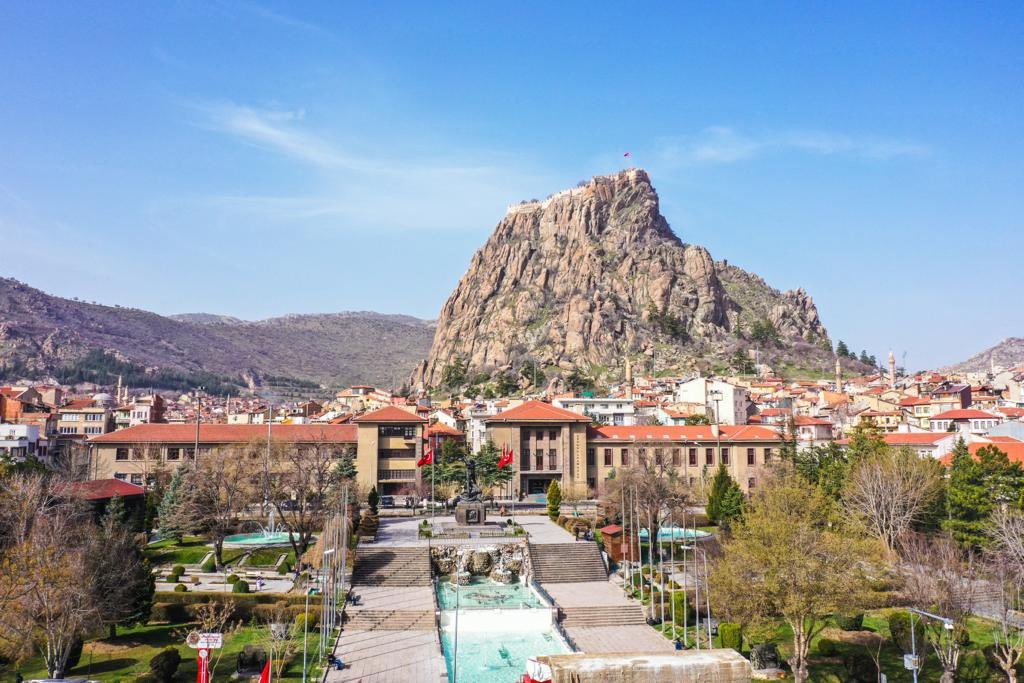 AFYON'UN KÜLTÜREL MİRASINI GELECEK NESİLLERE TAŞIYORLAR