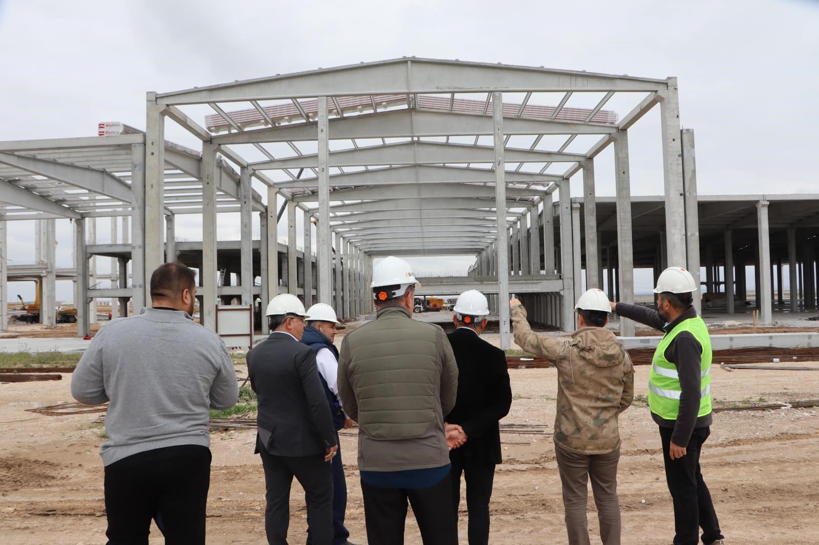 Lastik Fabrikası İnşaatında Sona Gelindi! Kaymakam Bilici: "Bölge ekonomisine önemli katkılar sunacak"