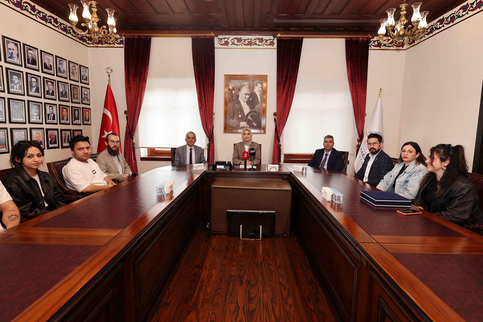 Vali Yiğitbaşı  İletişim Fakültesi Öğrencileriyle Buluştu