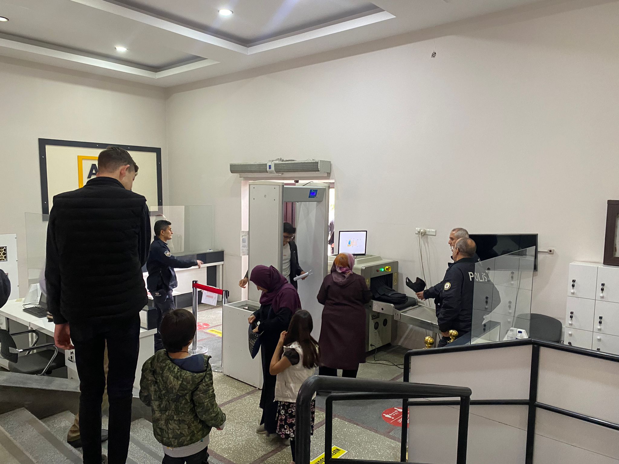 Valilik Halk Toplantısına Yoğun İlgi