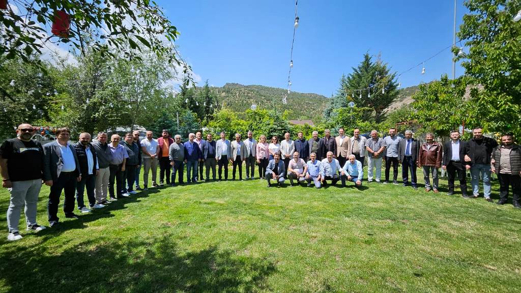 MHP'DEN VEFA KAHVALTISI