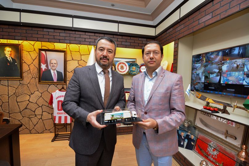Birlik Müdürü Ercan Özcan  Belediye Başkanı Öztaş'ı Ziyaret Etti