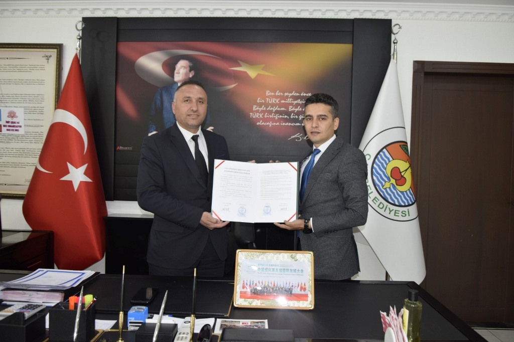 ÇİNDE DÜZENLENEN KONFERANSA ÇAY İLÇESİ DAVET EDİLDİ