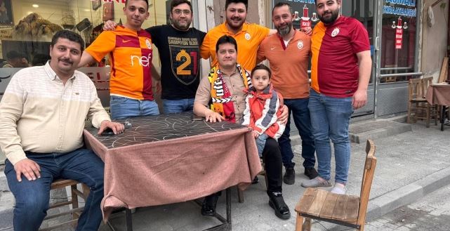 BAŞKAN AYNACI GALATASARAY'IN COŞKUSUNA ORTAK OLDU
