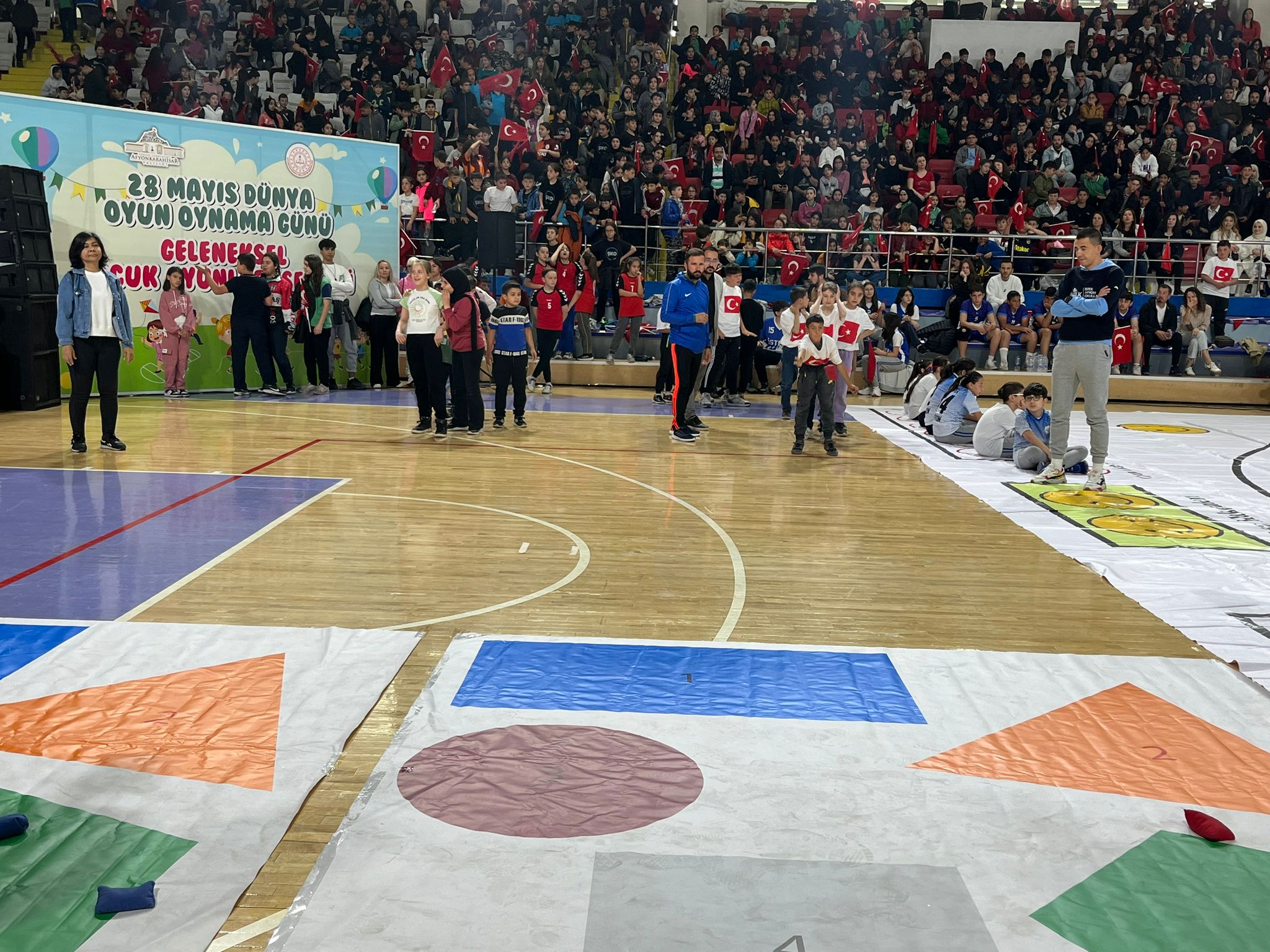 Kentte Geleneksel Oyunlar Hayat Buluyor. Yeni Nesillere Kültürel Değerlen Aşılanıyor