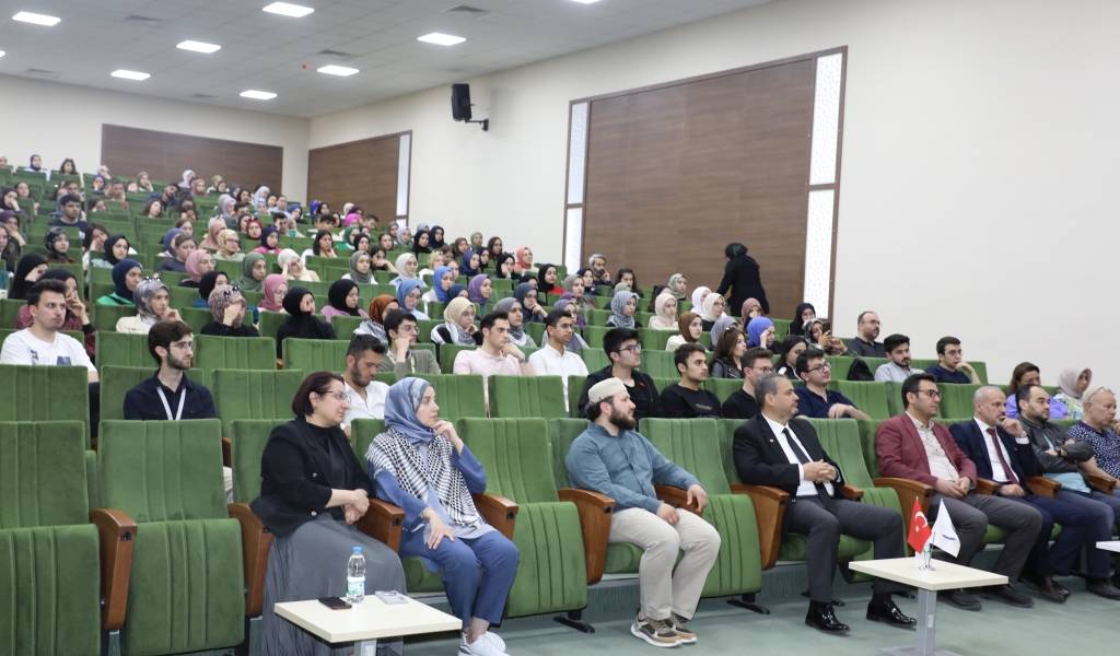 Gazze’deki Soykırıma Tanıklık Eden Doktor AFSÜ’de Gözlemlerini Anlattı