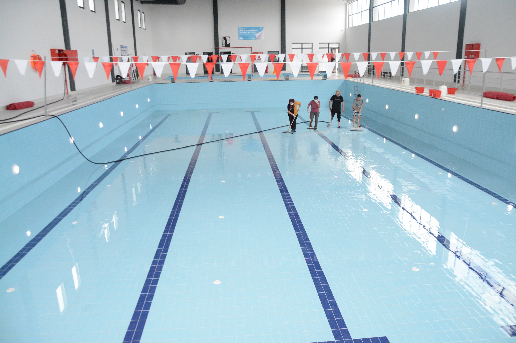 Sandıklı Yarı Olimpik Yüzme Havuzu  Bakımın Ardından Yeniden Hizmete Açılıyor