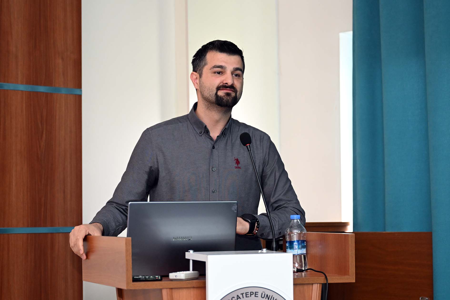 AKÜ'de Çocuk Gelişimi Anlatıldı