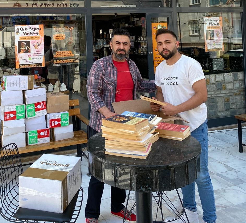 "Kitap Bağışı" Projesi Düzenlendi: Afyonkarahisar'da üniversite öğrencileri kampanya başlattı