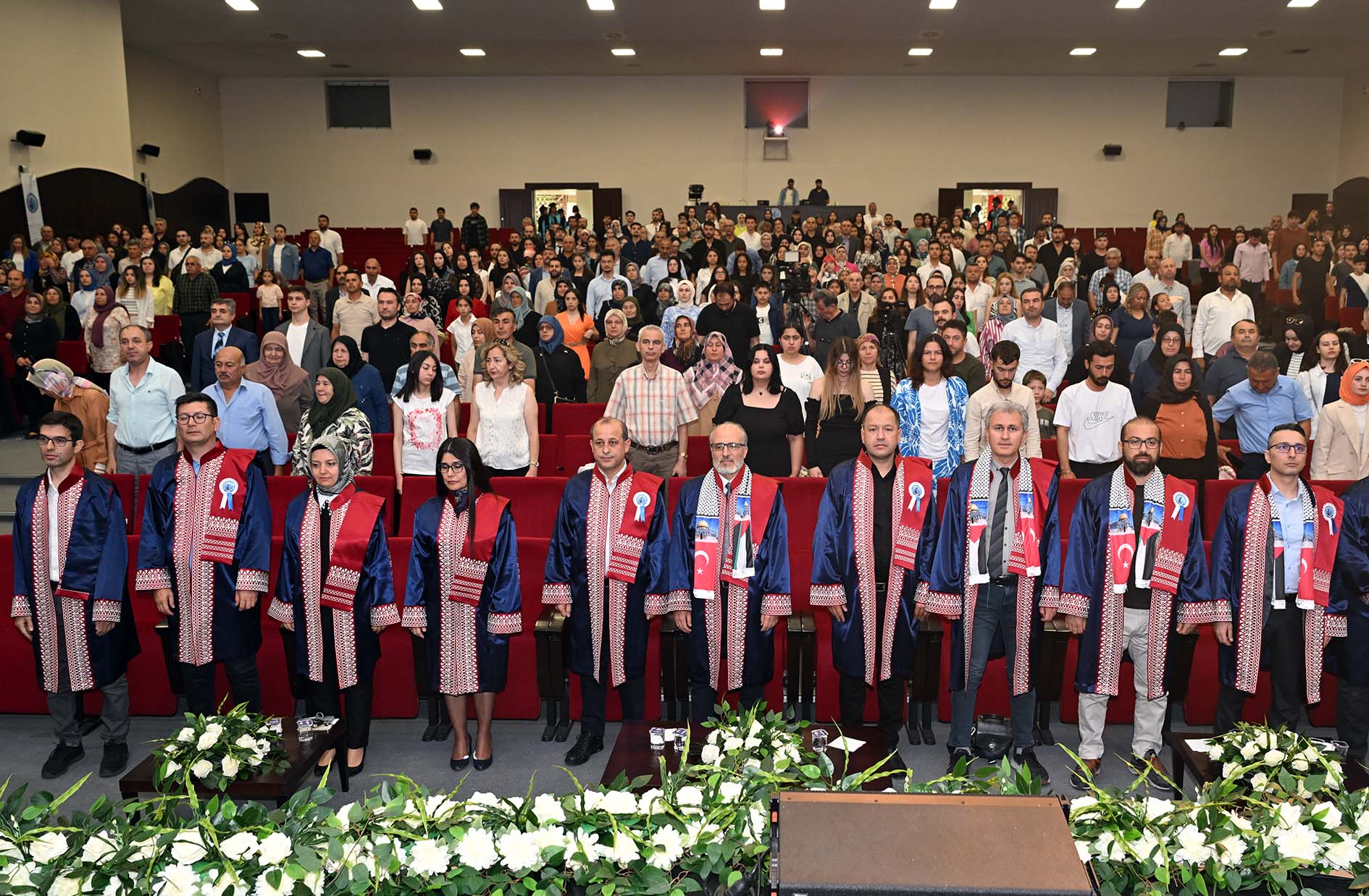 AKÜ 2024 Yılı Mezuniyet Törenleri Eğitim Fakültesi İle Başladı