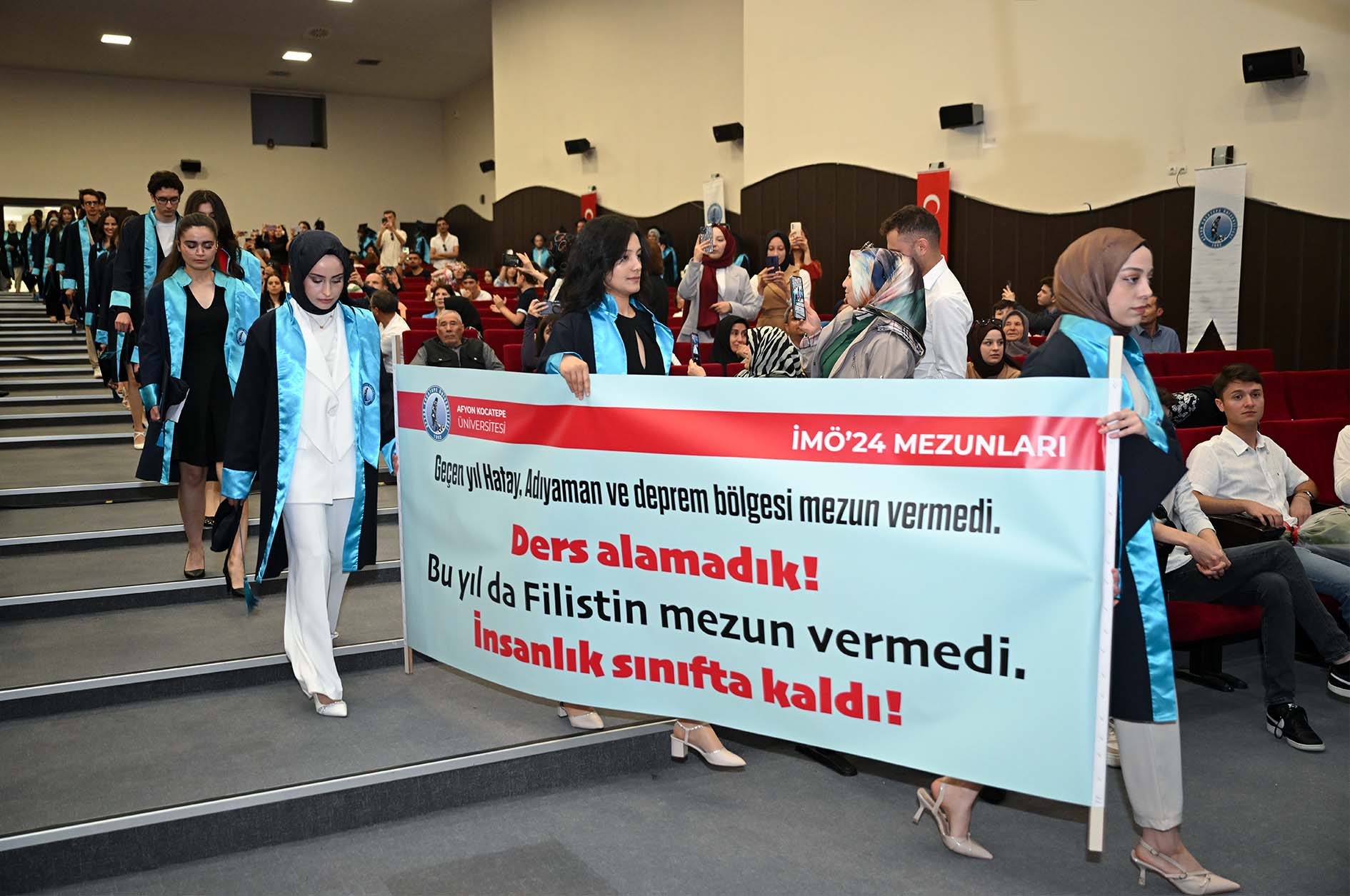 AKÜ 2024 Yılı Mezuniyet Törenleri Eğitim Fakültesi İle Başladı