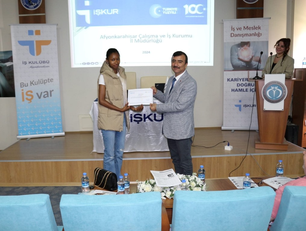 İŞKUR'DAN ÖĞRENCİLERE İŞ ARAMA BECERİLERİ EĞİTİMİ