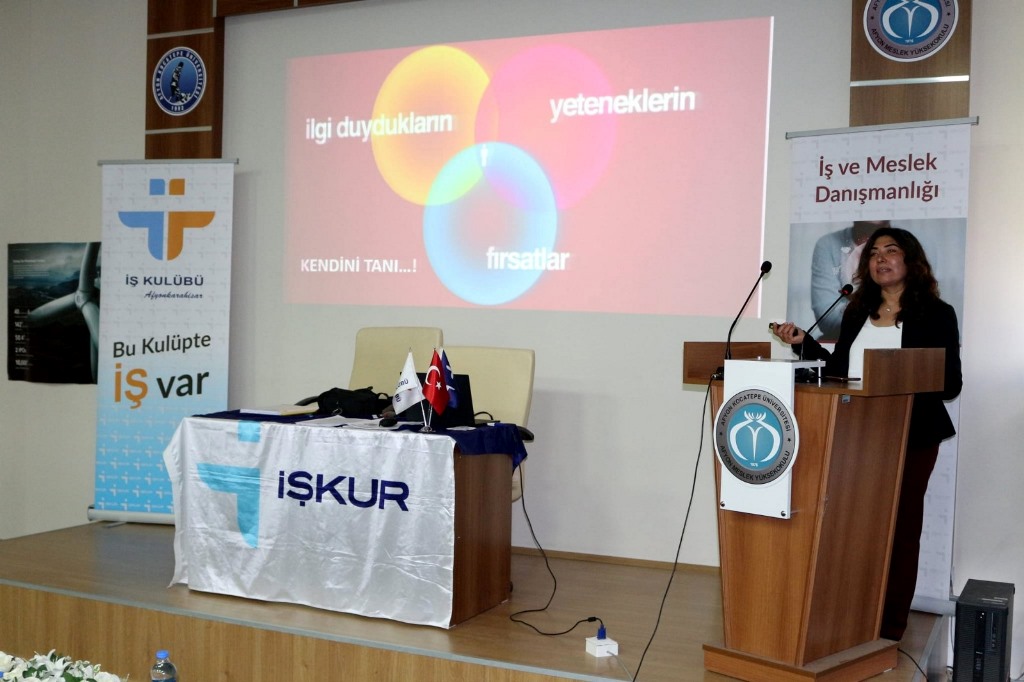 İŞKUR'DAN ÖĞRENCİLERE İŞ ARAMA BECERİLERİ EĞİTİMİ