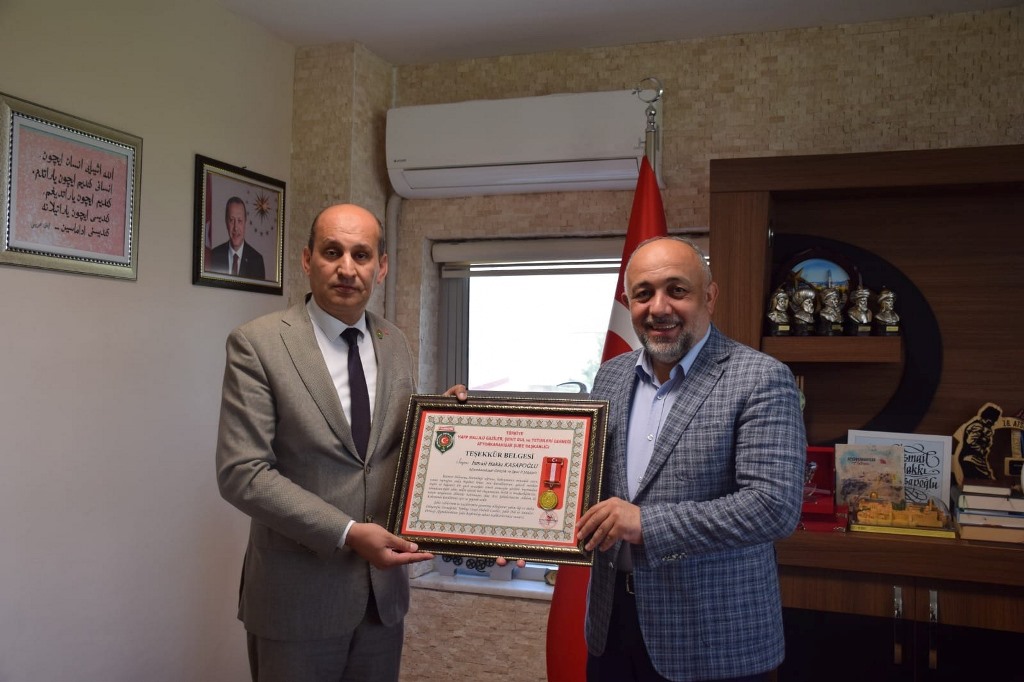 ŞEHİT AİLELERİNDEN KASAPOĞLU'NA TEŞEKKÜR