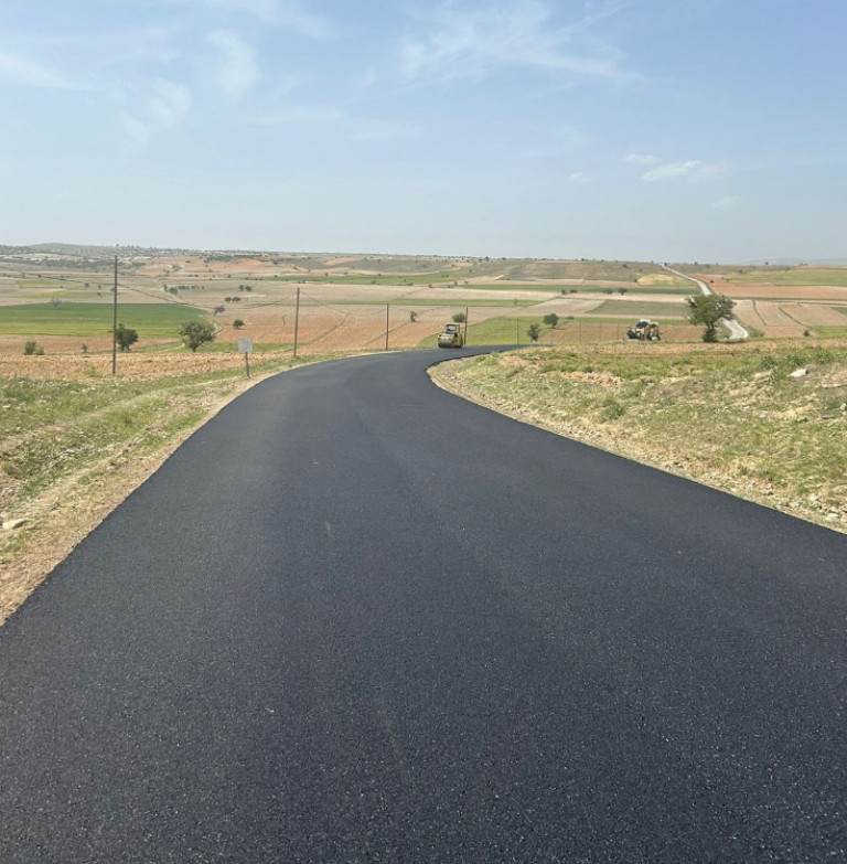 İL ÖZEL İDARESİ YOL ÇALIŞMALARINA HIZ KESMEDEN DEVAM EDİYOR