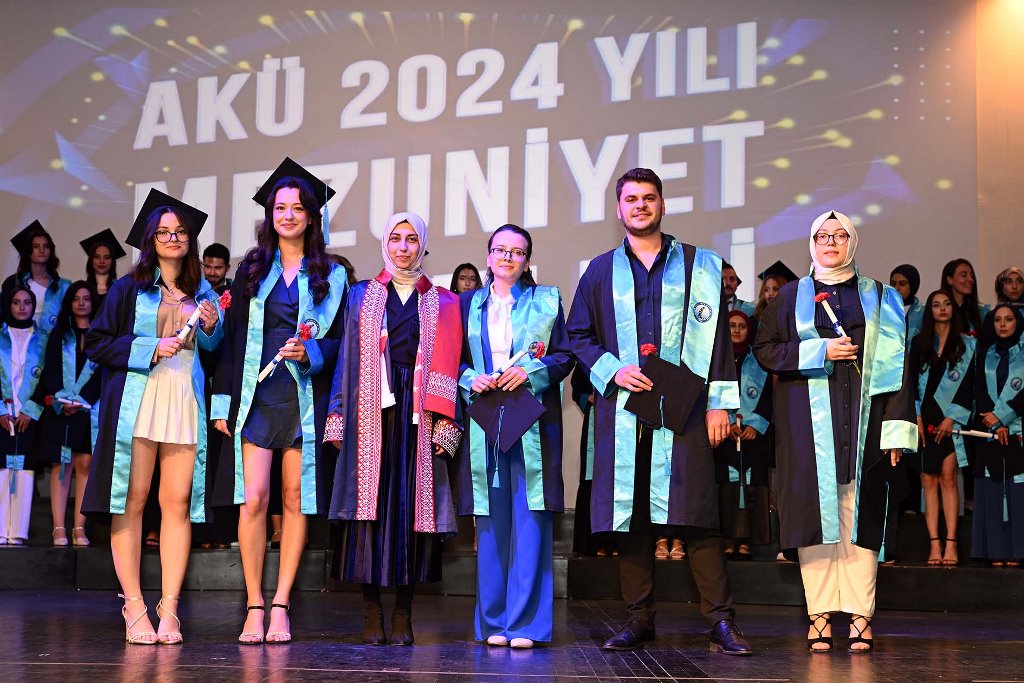 AKÜ 2024 YILI MEZUNİYET TÖRENLERİ EĞİTİM FAKÜLTESİ İLE BAŞLADI
