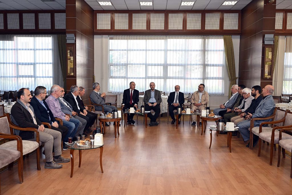 ÇARŞAMBA SABAH TOPLANTISI "SOSYAL MEDYA VE GÜNLÜK HAYAT" TEMASIYLA DÜZENLENDİ