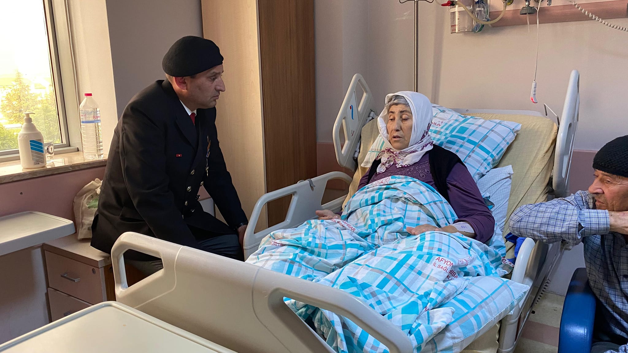 Başkan Kumartaşlı Şehit Annesini Ziyaret Etti