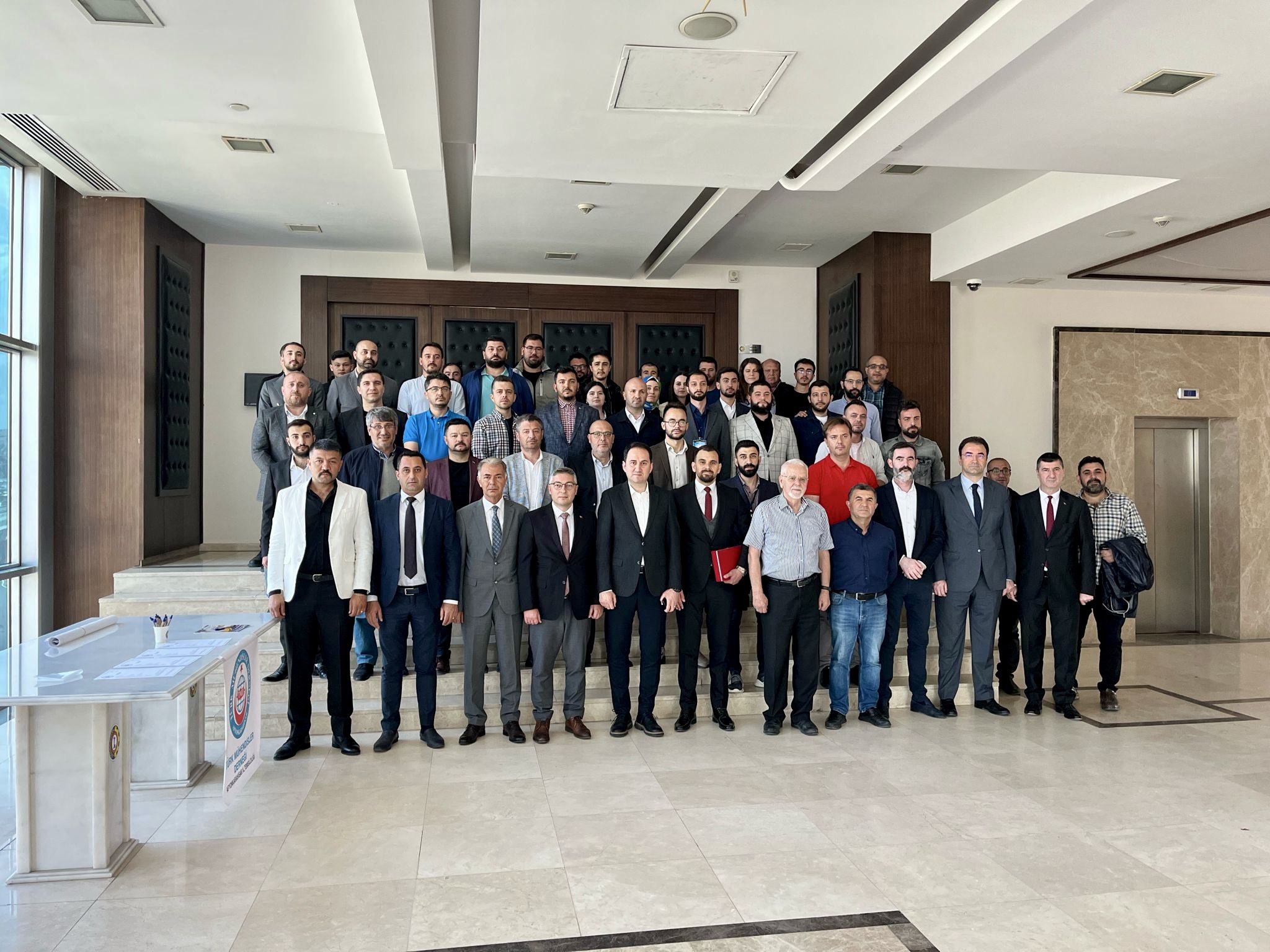 Vali Yardımcısı Bolat 'Deprem ve Zemin' Konferansına Katıldı