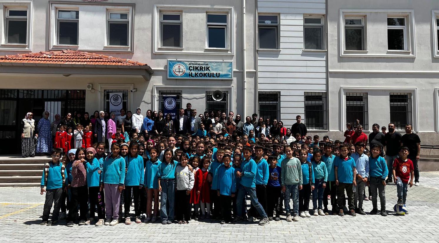 Maliye Bölümü Öğrencileri  Çıkrık İlkokuluna Kütüphane Oluşturdu