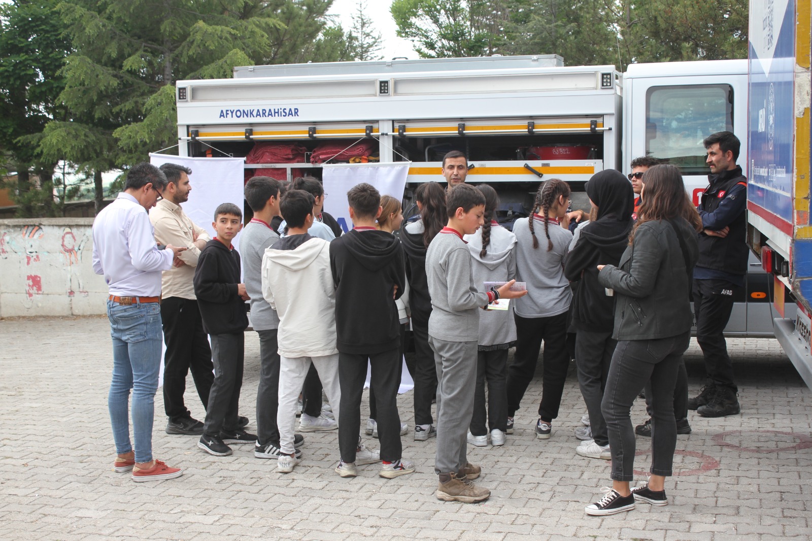 Mutluluk Kervanı Projesi Kapsamında AFAD Ekipleri Haydarlı'da