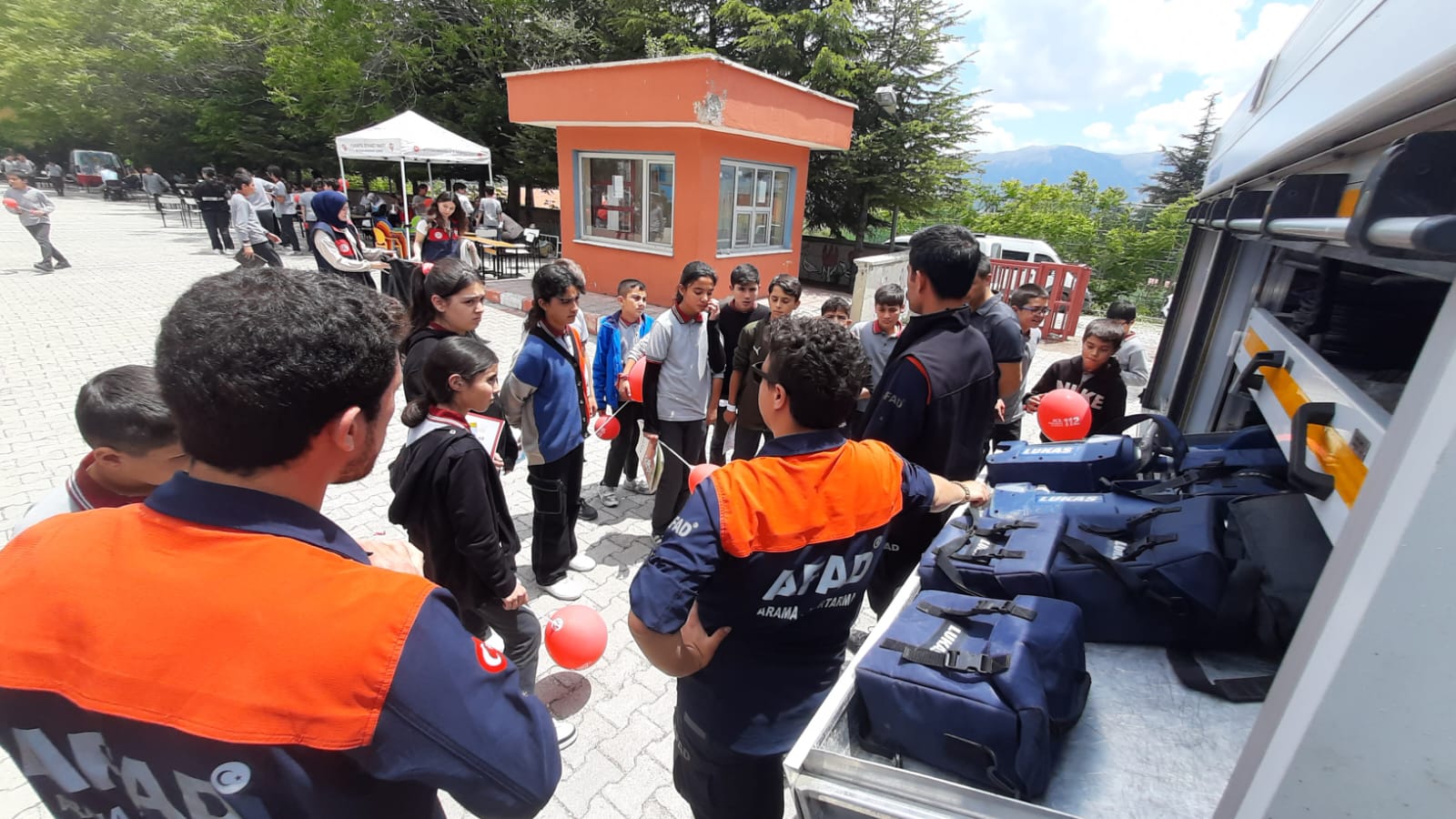 Mutluluk Kervanı Projesi Kapsamında AFAD Ekipleri Haydarlı'da