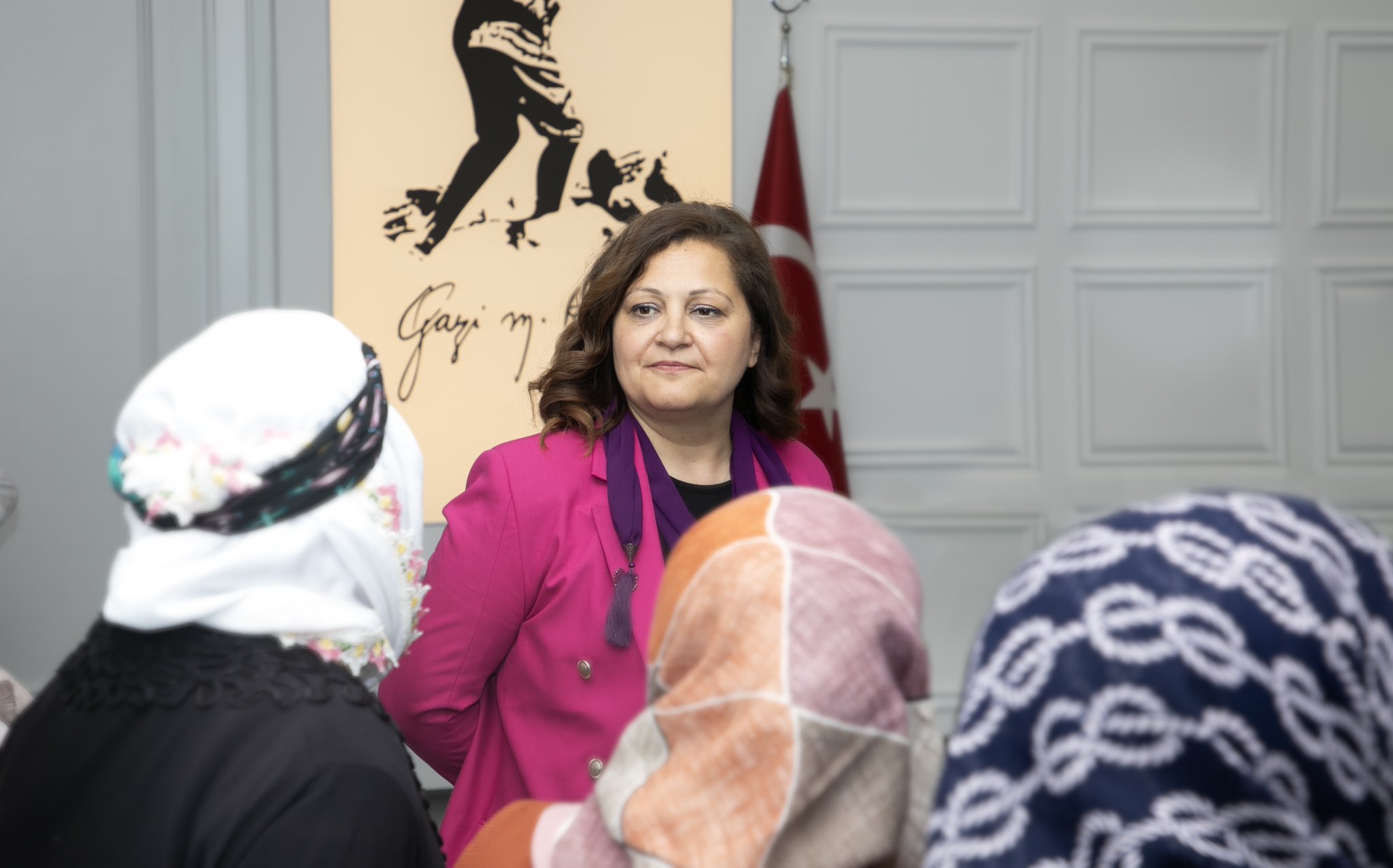 Vatandaşların Sorunlarına Kulak Veren Başkan ''Burcu Köksal''