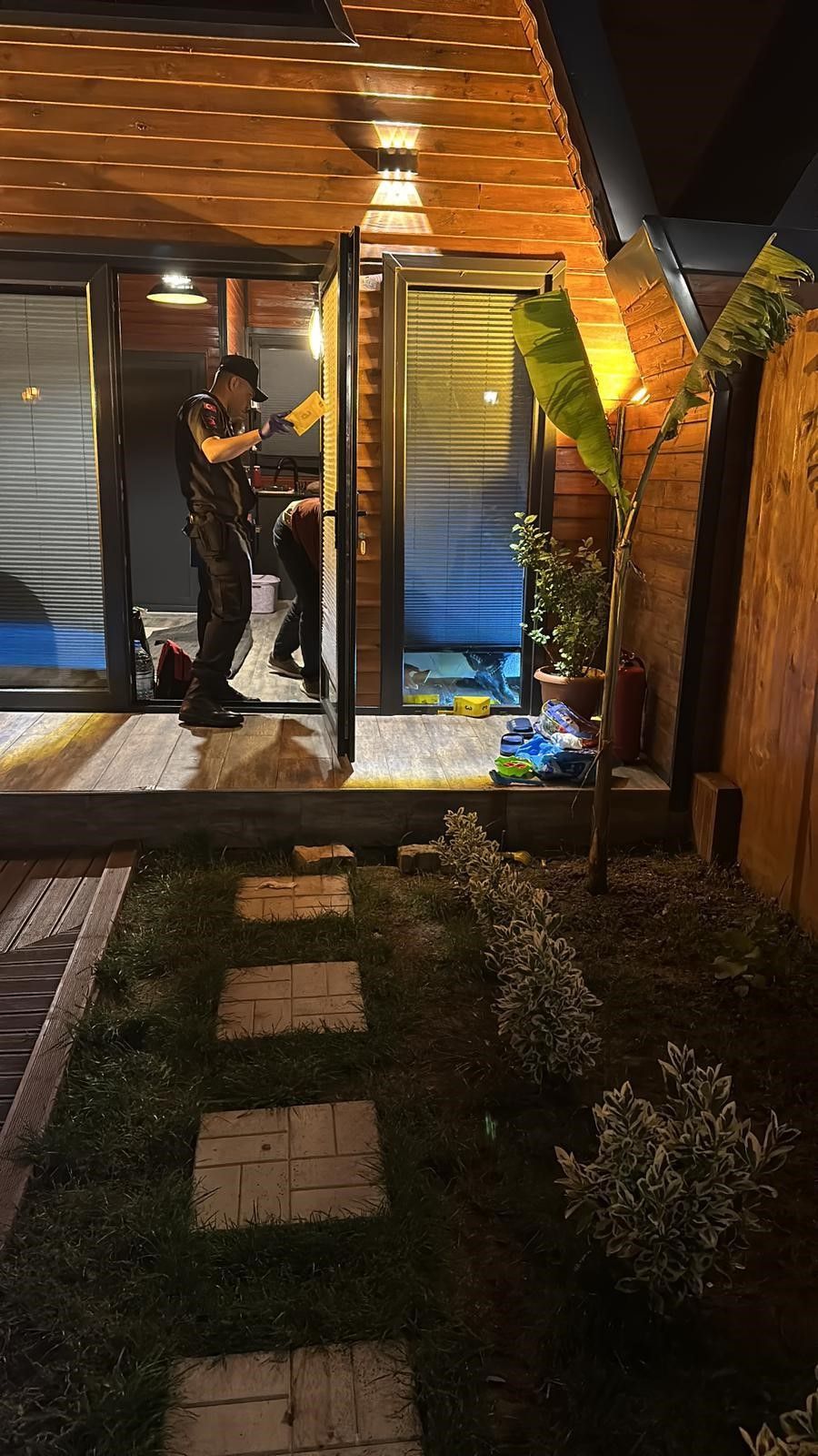 Bungalov Tatiline Gitti, Hayatı Alt Üst Oldu!