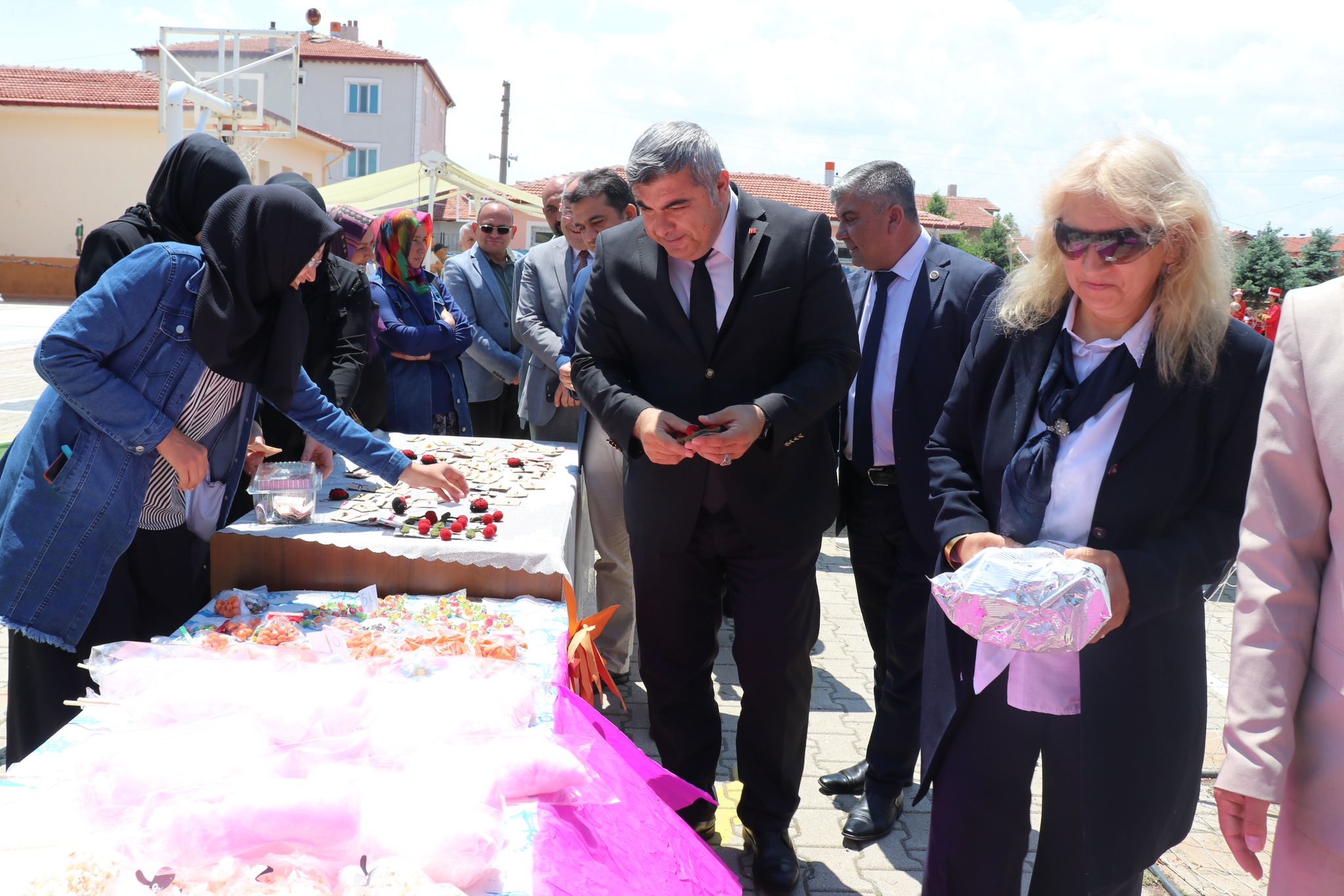 Müdür Sünnetci Kermese Katıldı
