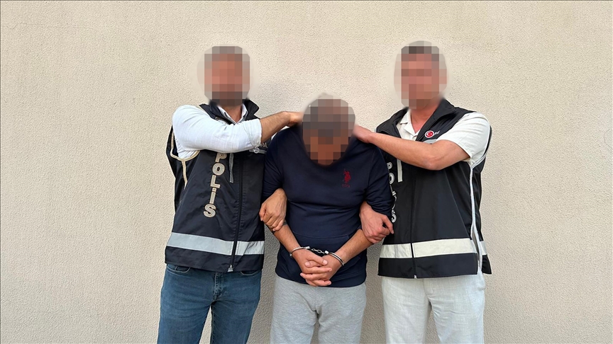 Interpol Tarafından Kırmızı Bültenle Aranıyordu!  "Sahtecilik" suçundan aranan yabancı uyruklu kişi Alanya'da yakalandı