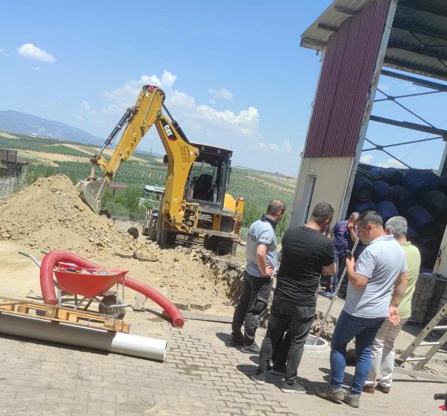 OSB’de Göçük: 1 Ölü     Toprak kayması sonucu göçük altında kalan işçi hayatını kaybetti