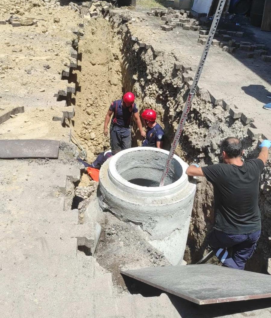 OSB’de Göçük: 1 Ölü     Toprak kayması sonucu göçük altında kalan işçi hayatını kaybetti