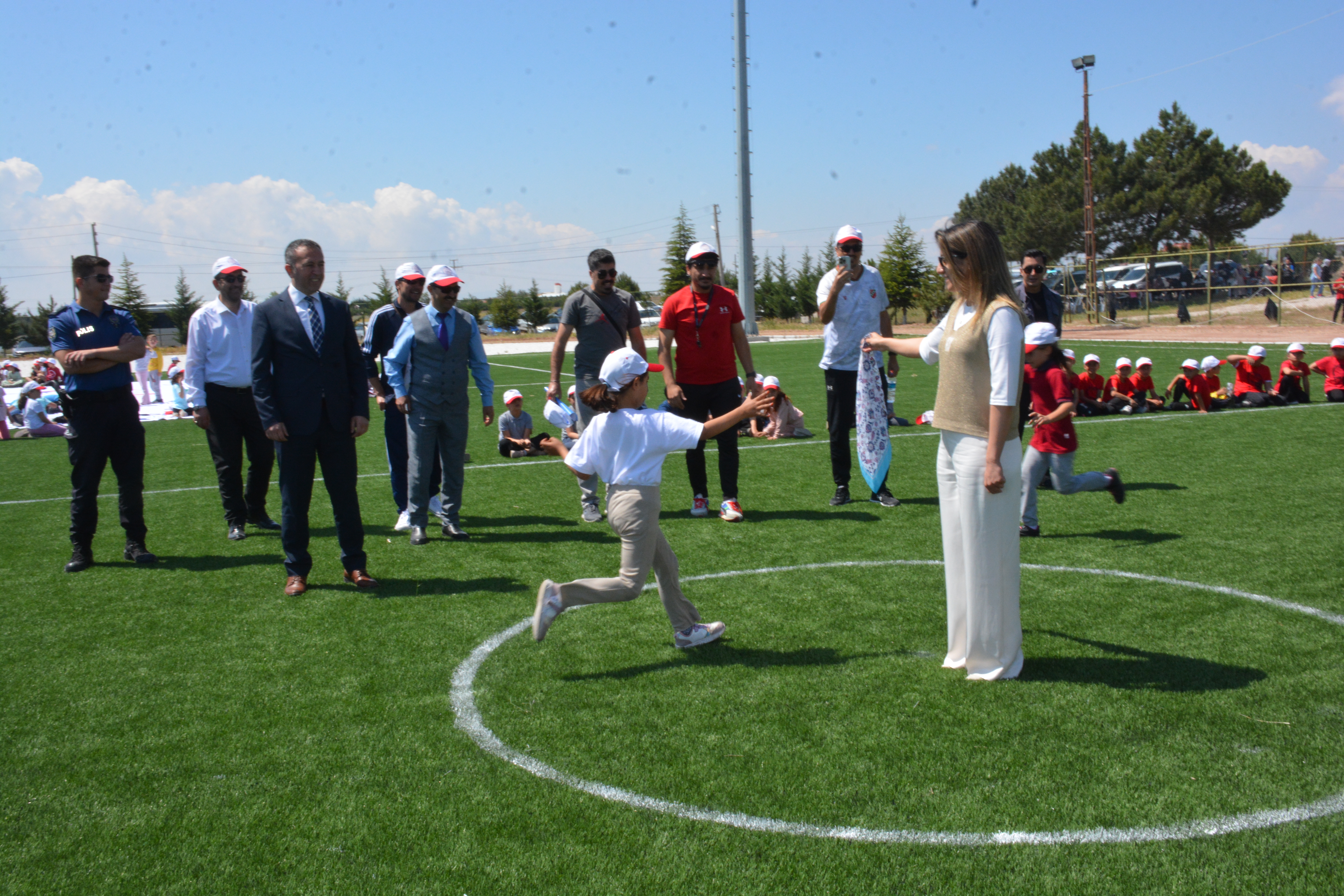 İscehisar'da Geleneksel Çocuk Oyunları Şenliği Düzenlendi