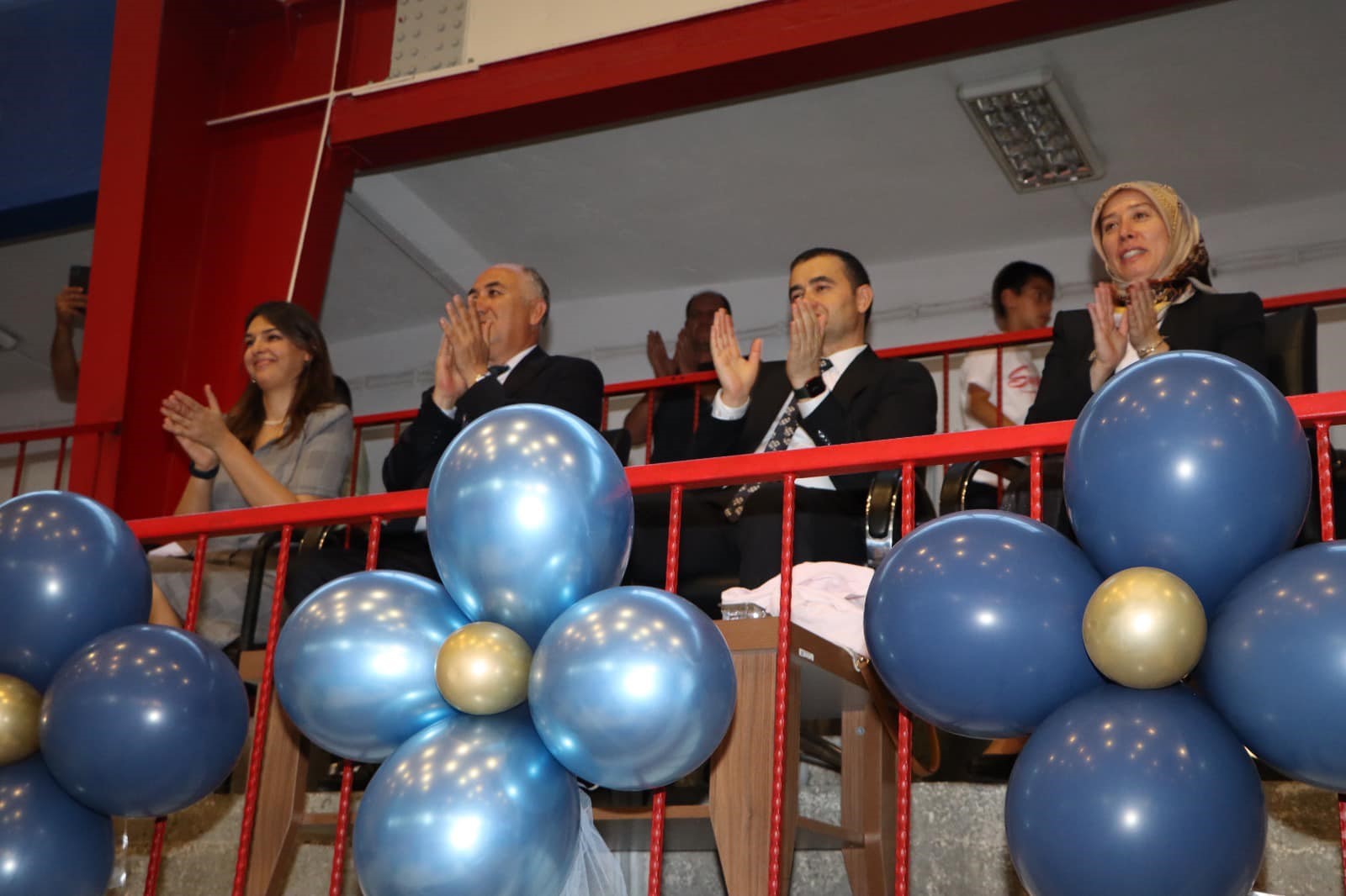 Kaymakam Bilici  Miniklerin Mezuniyet Sevincine Ortak Oldu